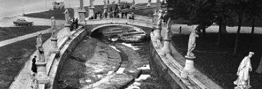 Prato della Valle: prosciugamento della canaletta e riemersione del teatro romano 380 ant